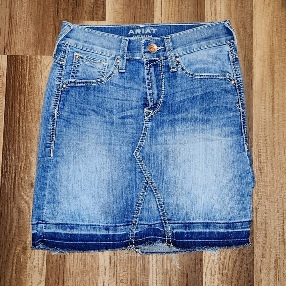 ARIAT Denim Skirt Size 25 R